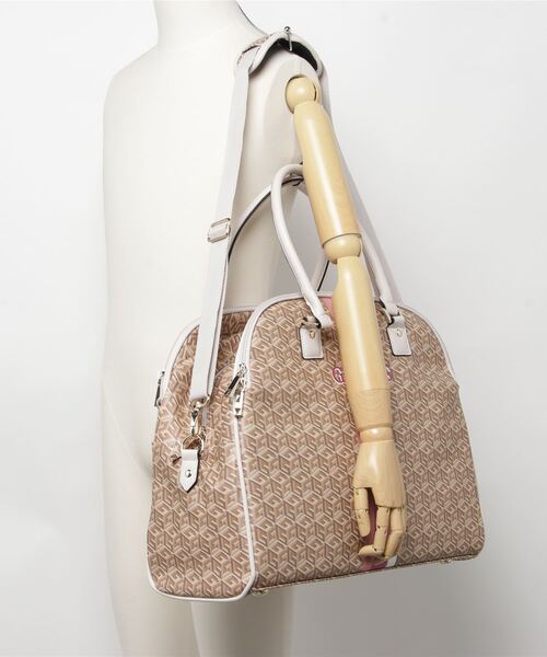 Guess（ゲス）の「WILDER Deluxe Dome（ボストンバッグ・レディース・ライトピンク/ライトブラウン・ONE SIZE）」の18枚目の写真