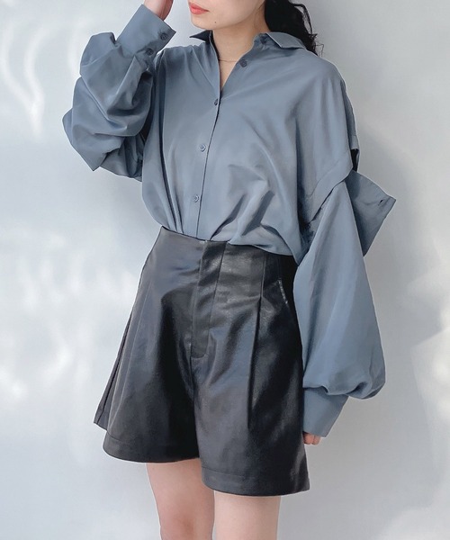 AS KNOW AS plus(アズノゥアズプラス)の「○肩あき マルチWAY ビッグシャツ(シャツ/ブラウス・レディース・オフホワイト/ブラック/ブルー・FREE)」の14枚目の写真