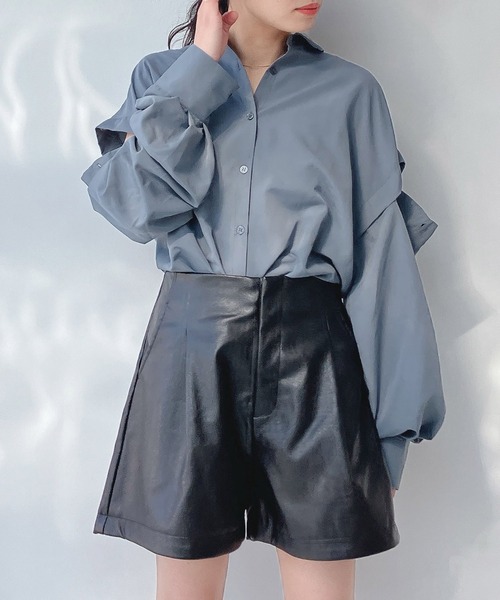 AS KNOW AS plus(アズノゥアズプラス)の「○肩あき マルチWAY ビッグシャツ(シャツ/ブラウス・レディース・オフホワイト/ブラック/ブルー・FREE)」の15枚目の写真