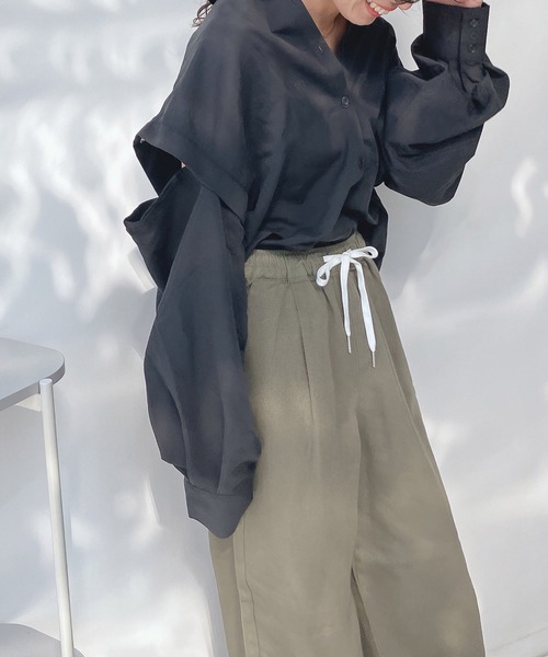 AS KNOW AS plus(アズノゥアズプラス)の「○肩あき マルチWAY ビッグシャツ(シャツ/ブラウス・レディース・オフホワイト/ブラック/ブルー・FREE)」の22枚目の写真