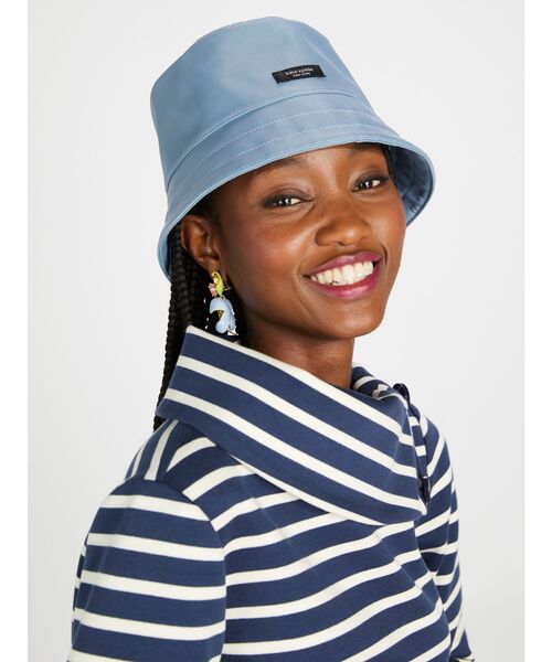 kate spade new york（ケイトスペード ニューヨーク）の「パッカブル サム ナイロン バケット ハット（ハット・レディース・ブルー・ONE）」の2枚目の写真