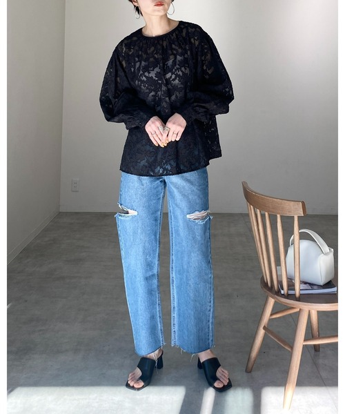 She's Closet(シーズクローゼット)の「ボリュームスリーブ長袖花柄シアージャガードブラウス(シャツ/ブラウス・レディース・アイボリー/ブラック/パープル・FREE)」の9枚目の写真
