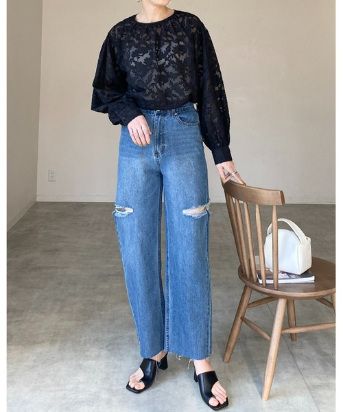 She's Closet(シーズクローゼット)の「ボリュームスリーブ長袖花柄シアージャガードブラウス(シャツ/ブラウス・レディース・アイボリー/ブラック/パープル・FREE)」の4枚目の写真