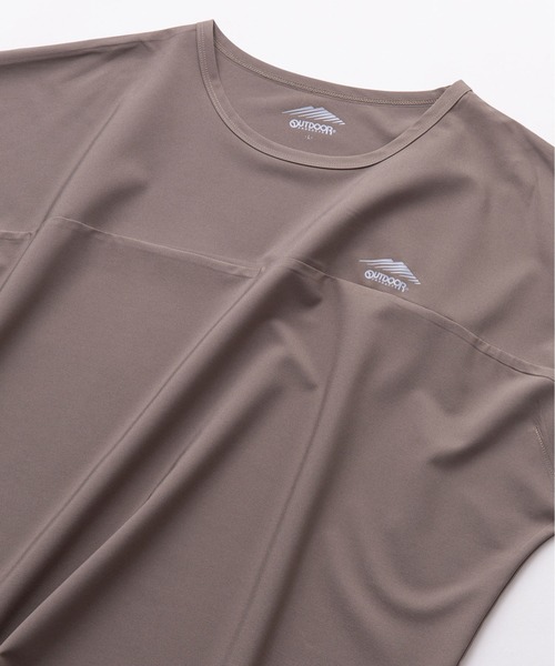 OUTDOOR PRODUCTS APPAREL(アウトドアプロダクツアパレル)の「速乾 抗菌防臭 紫外線対策 接触冷感 ストレッチ 軽量機能 ワンポイントブランドロゴ Tシャツ(Tシャツ/カットソー・メンズ・ブラック/ベージュ/カーキ・LARGE/MEDIUM/X-LARGE)」の3枚目の写真