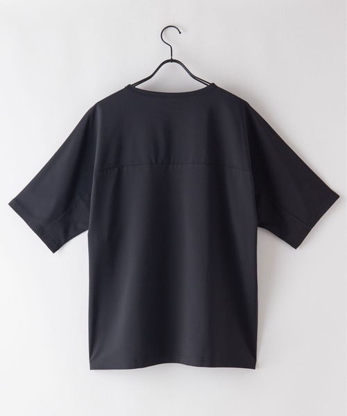 OUTDOOR PRODUCTS APPAREL(アウトドアプロダクツアパレル)の「速乾 抗菌防臭 紫外線対策 接触冷感 ストレッチ 軽量機能 ワンポイントブランドロゴ Tシャツ(Tシャツ/カットソー・メンズ・ブラック/ベージュ/カーキ・LARGE/MEDIUM/X-LARGE)」の11枚目の写真