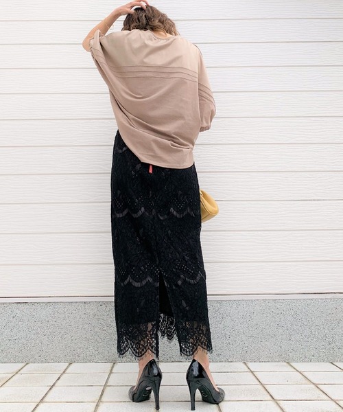 Q（キュー）の「ドルマン異素材切替トップス（Tシャツ/カットソー・レディース・チャコールグレー/キャメル・MEDIUM）」の11枚目の写真