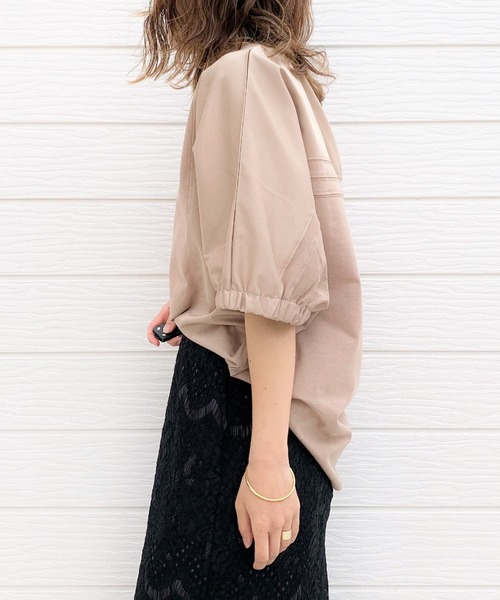 Q（キュー）の「ドルマン異素材切替トップス（Tシャツ/カットソー・レディース・チャコールグレー/キャメル・MEDIUM）」の8枚目の写真