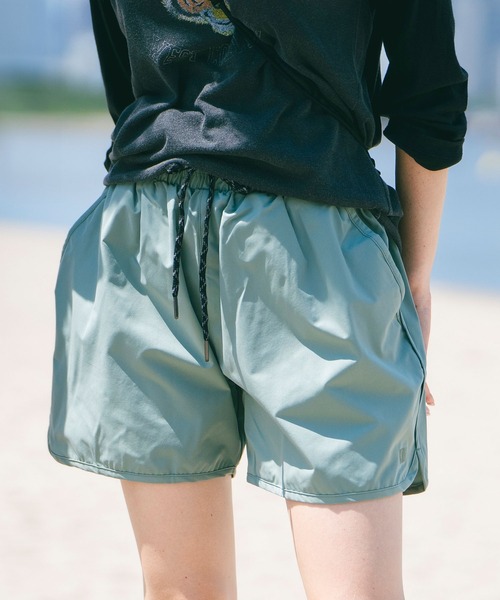 KiU（キウ）の「水陸両用 ウォーターリペレント ウエストギャザーショートパンツ（その他パンツ・メンズ・ブラック/ターコイズブルー/グレー/モスグリーン/パープル・SMALL/MEDIUM/LARGE）」の3枚目の写真
