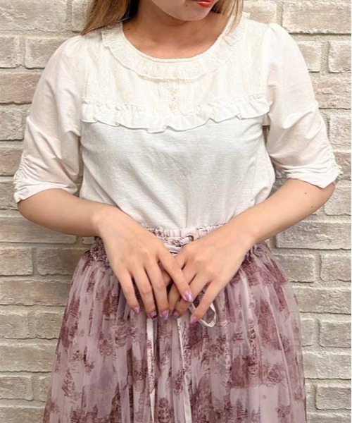axes femme(アクシーズファム)の「パール釦付袖カットプルオーバー(Tシャツ/カットソー・レディース・サックスブルー/ホワイト/ブラック・FREE)」の2枚目の写真