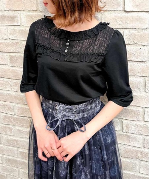 axes femme(アクシーズファム)の「パール釦付袖カットプルオーバー(Tシャツ/カットソー・レディース・サックスブルー/ホワイト/ブラック・FREE)」の1枚目の写真