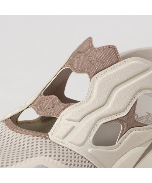 Reebok（リーボック）の「フューリーライト スリッポン / FURYLITE SLIP ON（スリッポン・レディース・ブラック/アイボリー/ナチュラル/ホワイト/ブラック×ホワイト・23.0cm/24.0cm/25.0cm/26.0cm/27.0cm/28.0cm/22.0cm）」の14枚目の写真