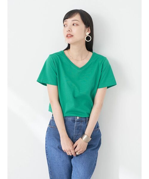 earth music&ecology(アースミュージックアンドエコロジー)の「VネックTシャツ(汗じみ防止)(Tシャツ/カットソー・レディース・グリーン/ネイビー/ブラック/オフホワイト・S/M)」の9枚目の写真