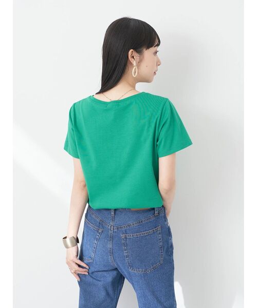 earth music&ecology(アースミュージックアンドエコロジー)の「VネックTシャツ(汗じみ防止)(Tシャツ/カットソー・レディース・グリーン/ネイビー/ブラック/オフホワイト・S/M)」の11枚目の写真