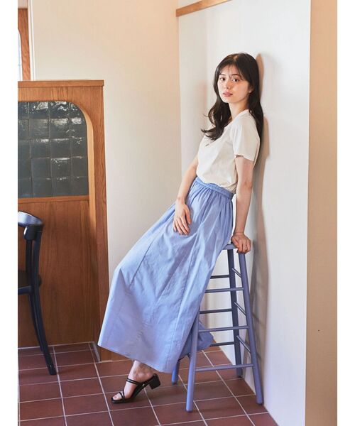 earth music&ecology(アースミュージックアンドエコロジー)の「VネックTシャツ(汗じみ防止)(Tシャツ/カットソー・レディース・グリーン/ネイビー/ブラック/オフホワイト・S/M)」の21枚目の写真