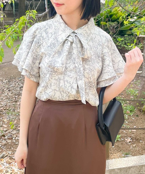 frunco（フランコ）の「line drawing bowtie blouse（シャツ/ブラウス・レディース・ブラック/ブラウン・FREE）」の2枚目の写真