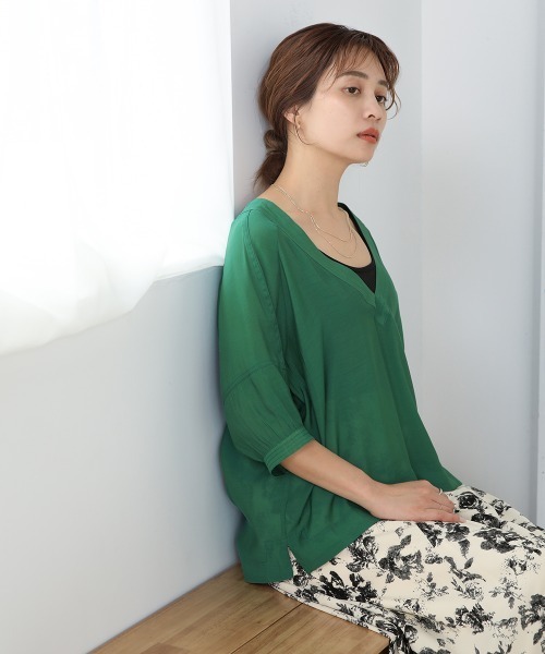Bou Jeloud(ブージュルード)の「Vネックカラーブラウス(シャツ/ブラウス・レディース・グリーン/アイボリー・38)」の16枚目の写真