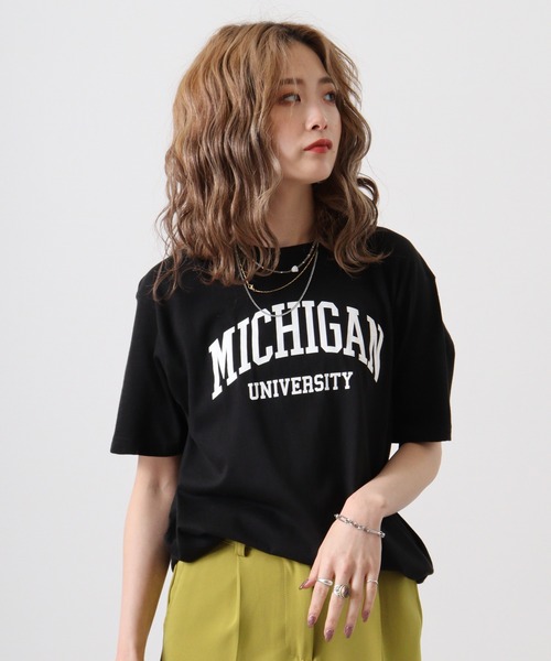 spiritoso(スピリトーゾ)の「spiritoso カレッジロゴプリントTシャツ(半袖)(Tシャツ/カットソー・メンズ・ホワイト/グリーン/ロイヤルブルー/ブラック/杢グレー/ホワイト×ブラック/ブラック×ホワイト/ピンク/ネイビー/ライトブルー/ピンク系その他2・L/XL/S/M)」の4枚目の写真