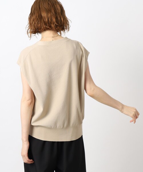 grove(グローブ)の「◆1枚着やレイヤードスタイルも!スタイルの幅が広がるオシャレベスト(ベスト・レディース・ブラック/ライトベージュ・03/02/01)」の16枚目の写真