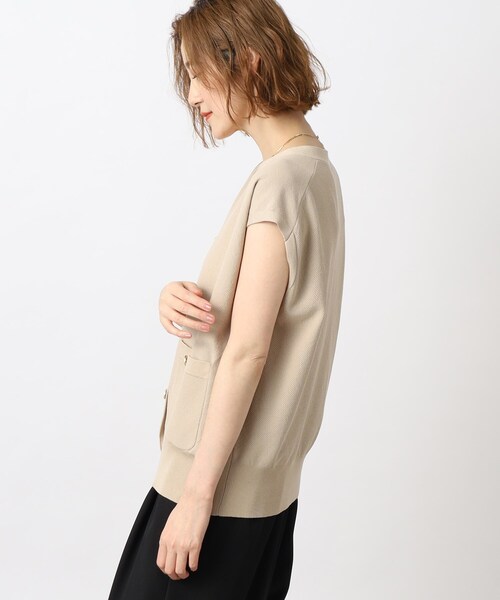 grove(グローブ)の「◆1枚着やレイヤードスタイルも!スタイルの幅が広がるオシャレベスト(ベスト・レディース・ブラック/ライトベージュ・03/02/01)」の19枚目の写真