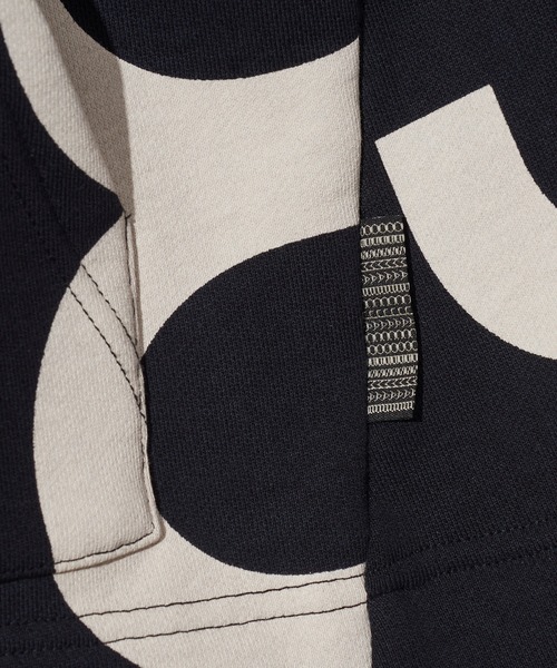 MARC JACOBS（マークジェイコブス）の「THE MONOGRAM OVERSIZED HOODIE 