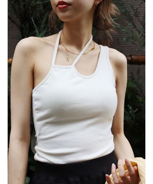 EVRIS（エヴリス）の「ワンショルダーカットアウトキャミソール（キャミソール・レディース・ホワイト/ブラック/ブルー・FREE）」の2枚目の写真