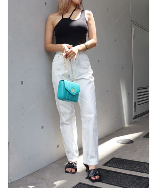 EVRIS（エヴリス）の「ワンショルダーカットアウトキャミソール（キャミソール・レディース・ホワイト/ブラック/ブルー・FREE）」の4枚目の写真