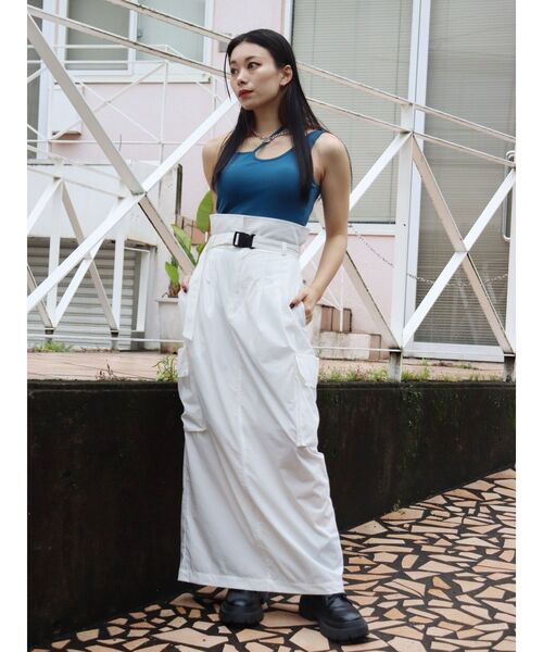 EVRIS（エヴリス）の「ワンショルダーカットアウトキャミソール（キャミソール・レディース・ホワイト/ブラック/ブルー・FREE）」の15枚目の写真