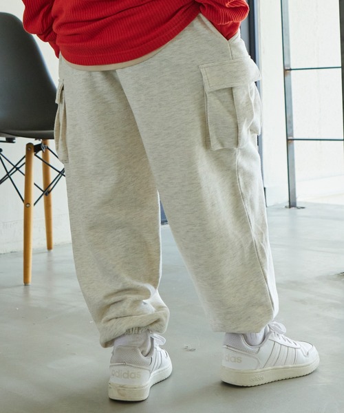 PAIRMANON STREET（ペアマノンストリート）の「【PAIRMANON STREET】裏毛 サイドポケット カーゴパンツ（カーゴパンツ・キッズ・オートミール/ピンク/ブラック/グレー/レッド・150/130/100/110/140/90/120）」の4枚目の写真