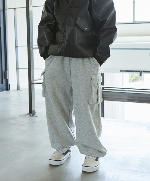 PAIRMANON STREET（ペアマノンストリート）の「【PAIRMANON STREET】裏毛 サイドポケット カーゴパンツ（カーゴパンツ・キッズ・オートミール/ピンク/ブラック/グレー/レッド・150/130/100/110/140/90/120）」の9枚目の写真