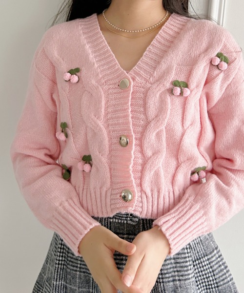 Loueme（ルエム）の「ぽんぽんチェリーニットキャミ＋カーディガンSET（ニット/セーター・レディース・ピンク/ホワイト/ブラック・FREE）」の3枚目の写真