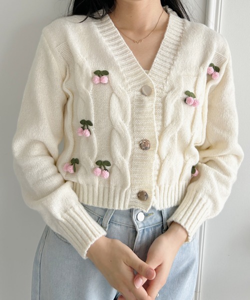 Loueme（ルエム）の「ぽんぽんチェリーニットキャミ＋カーディガンSET（ニット/セーター・レディース・ピンク/ホワイト/ブラック・FREE）」の16枚目の写真