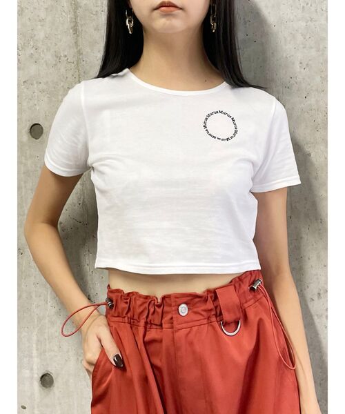 MURUA(ムルーア)の「サークルロゴクロップトTシャツ(Tシャツ/カットソー・レディース・ホワイト/ブラック/グレー・FREE)」の2枚目の写真