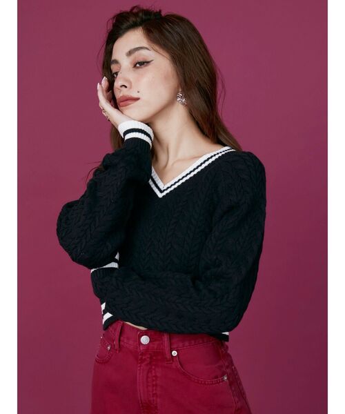 EVRIS（エヴリス）の「ショートケーブルニットトップス（ニット/セーター・レディース・ブラック/ネイビー・FREE）」の3枚目の写真