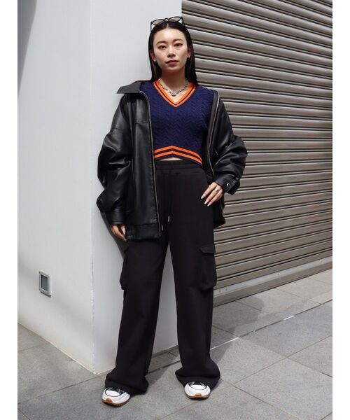 EVRIS（エヴリス）の「ショートケーブルニットトップス（ニット/セーター・レディース・ブラック/ネイビー・FREE）」の21枚目の写真