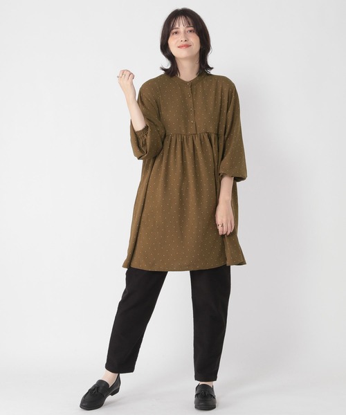 studio CLIP(スタディオクリップ)の「切替えギャザードットブラウス(シャツ/ブラウス・レディース・ブラック/ネイビー/ブラウン・FREE)」の6枚目の写真