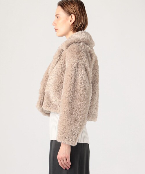 HERNO(ヘルノ)の「HERNO エコファー ダブルブレストショートコート(ムートンコート・レディース・ライトベージュ・40)」の5枚目の写真