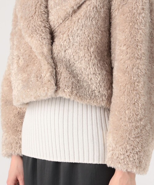 HERNO(ヘルノ)の「HERNO エコファー ダブルブレストショートコート(ムートンコート・レディース・ライトベージュ・40)」の11枚目の写真