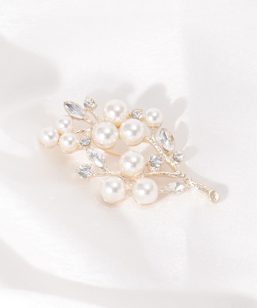 ikka（イッカ）の「【フォーマル対応】ブローチ 24（ブローチ/コサージュ・レディース・オフホワイト/ホワイト/ライトグレー/シルバーグレー・FREE）」の3枚目の写真