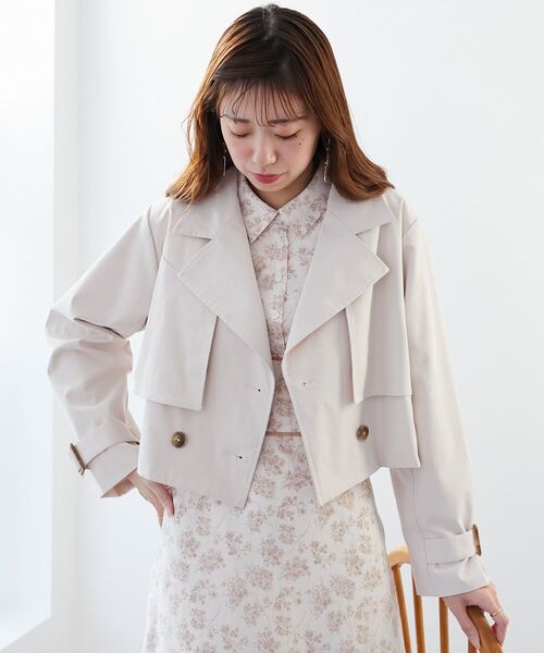 MAJESTIC LEGON(マジェスティックレゴン)の「ショートトレンチコート(トレンチコート・レディース・アイボリー/ベージュ・MEDIUM/SMALL)」の14枚目の写真