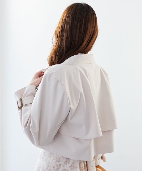 MAJESTIC LEGON(マジェスティックレゴン)の「ショートトレンチコート(トレンチコート・レディース・アイボリー/ベージュ・MEDIUM/SMALL)」の15枚目の写真