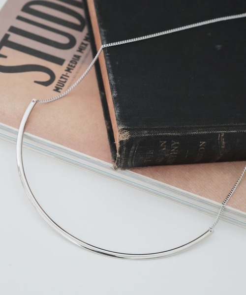 niko and...（ニコアンド）の「メタルアーチネックレス（ネックレス・レディース・グレー/イエロー・0）」の2枚目の写真