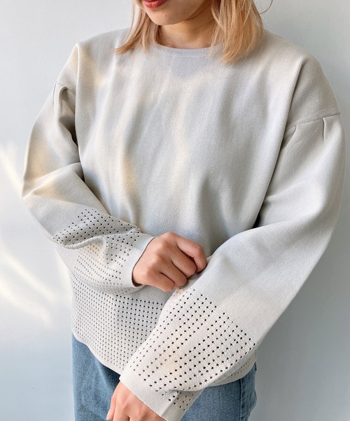 AS KNOW AS plus（アズノゥアズプラス）の「◎バルーン袖 アイレットニット プルオーバー（ニット/セーター・レディース・オフホワイト/グレー/ブルー/ブラック・FREE）」の8枚目の写真