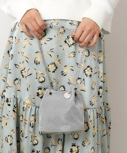 OPAQUE.CLIP(オペークドットクリップ)の「◆《新色追加》シャイニー巾着ショルダーバッグ【軽量/2WAY】(ショルダーバッグ・レディース・ブラック/グレー/ホワイト系3/ゴールド系その他/チャコール/ブラック系/ピンク系1・00)」の21枚目の写真