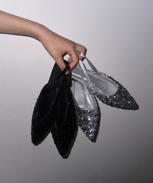 AS KNOW AS plus（アズノゥアズプラス）の「スパンコールミュール（パンプス・レディース・シルバー/ブラック・M/L）」の6枚目の写真