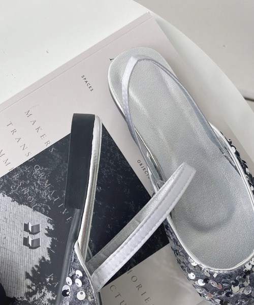 AS KNOW AS plus（アズノゥアズプラス）の「スパンコールミュール（パンプス・レディース・シルバー/ブラック・M/L）」の16枚目の写真