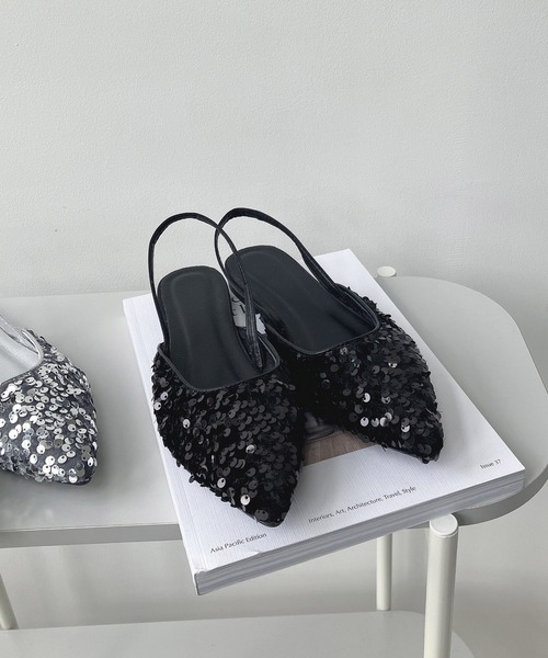 AS KNOW AS plus（アズノゥアズプラス）の「スパンコールミュール（パンプス・レディース・シルバー/ブラック・M/L）」の8枚目の写真