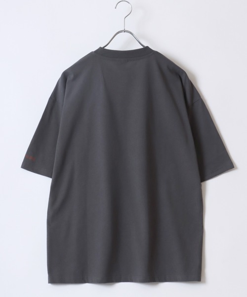 Tom&Jerry(トムアンドジェリー)の「Tom&Jerry/トム&ジェリー ヴィンテージライク フロント バックプリント 半袖Tシャツ レディース メンズ(Tシャツ/カットソー・メンズ・ブラック系その他/ブラック系その他2/ブラック系その他3/ブラック系その他4/ブラック系その他5・L/M/LL)」の11枚目の写真