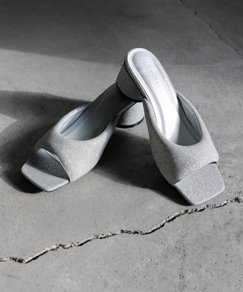 select MOCA（セレクトモカ）の「ラメパテッドサンダル（サンダル・レディース・ブラック/シルバー・SMALL/MEDIUM/LARGE）」の2枚目の写真