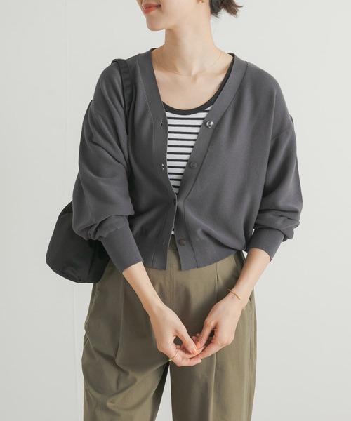 URBAN RESEARCH DOORS（アーバンリサーチドアーズ）の「『UR TECH ひやサラクール』コットンガーターKNITカーディガン（カーディガン/ボレロ・レディース・ライトベージュ/チャコールグレー/ブラック・MEDIUM）」の3枚目の写真