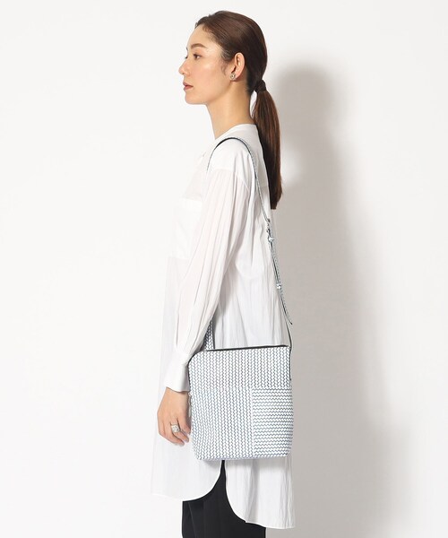 HIROKO HAYASHI（ヒロコハヤシ）の「OTTICA（オッティカ）ショルダーバッグ（ショルダーバッグ・レディース・アイボリー/ブルー系その他・00）」の15枚目の写真